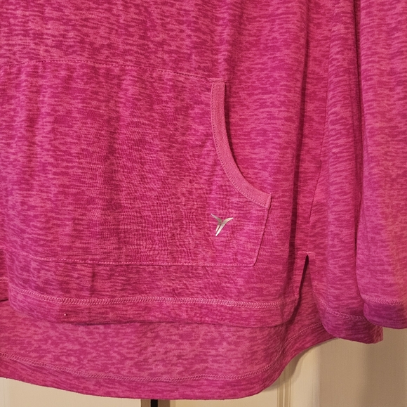 Old Navy Active Lightweight Hooded Shirt. - Picture 4 of 5